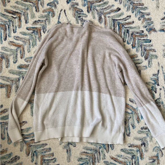 Banana Republic Two Tone Sweater - Picture 2 of 3